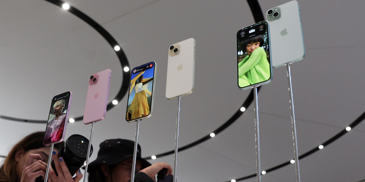 Apple's New Top iPhone Pushes Up Price