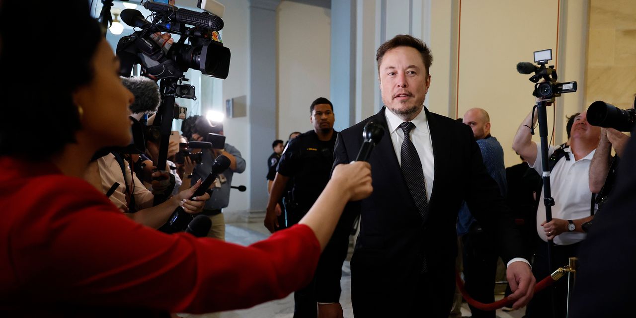Musk Warns Senators About AI Threat, While Gates Says the Technology Could Target World Hunger