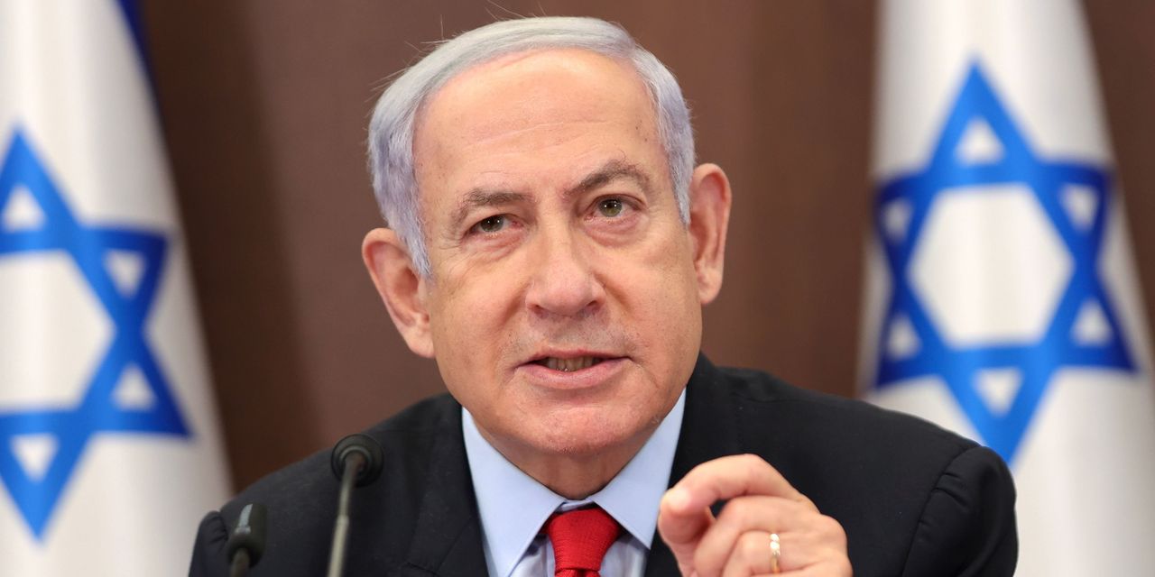 Netanyahu Makes a Move to the Middle