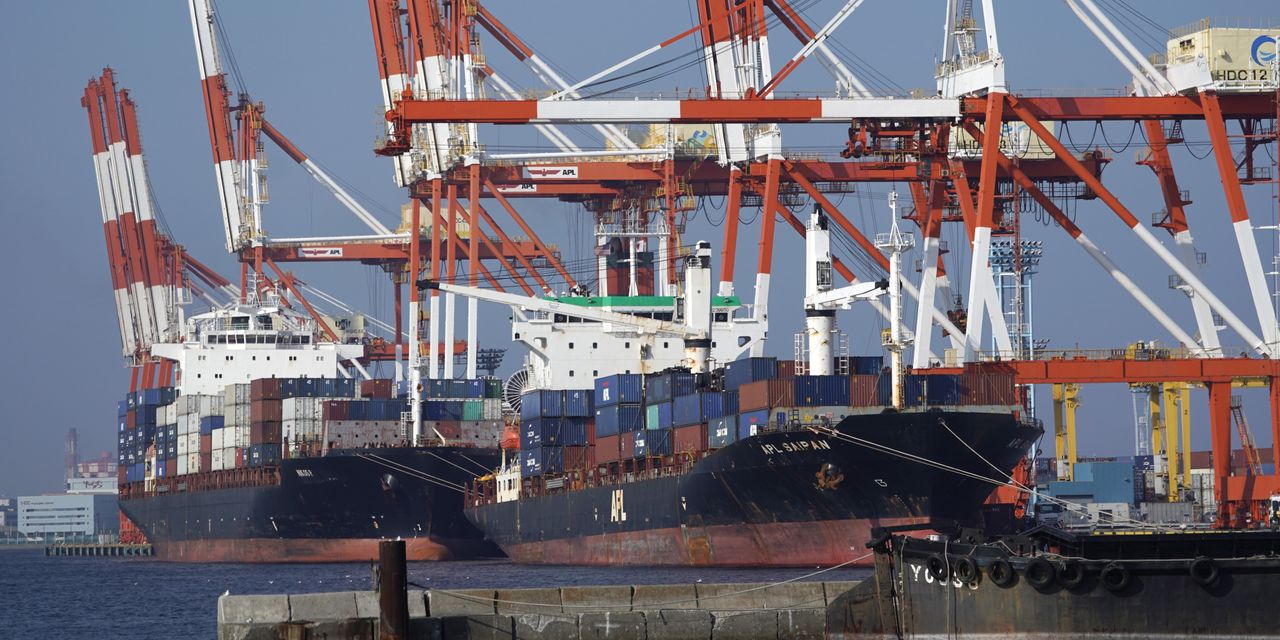Japan's Exports Fell for Second Straight Month in August